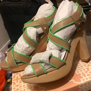 Me Too
Size: 9
Color: Brown/Green